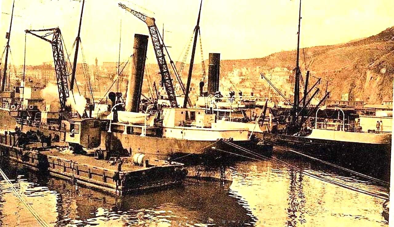 Oran- 166- travail sur les quais.jpg